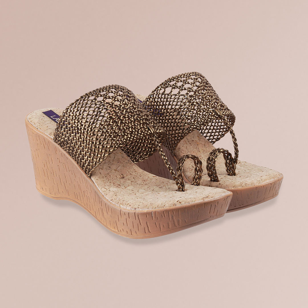Buy Black Flat Sandals for Women by Mochi Online | Ajio.com
