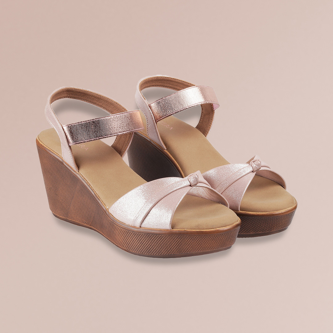 Evie Metallic Wedge | Chinese Laundry